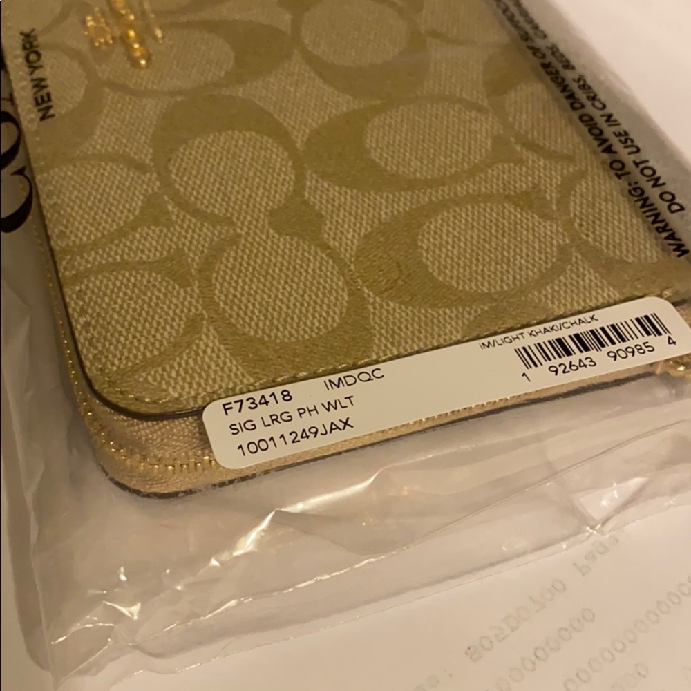 Coach Large Phone Wallet In Signature Canvas LIGHT - Picture 16 of 16